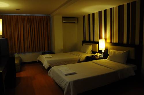 Imagen de la habitación del Hotel Roma, Khon Kaen. Foto 15