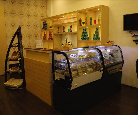 Imagen del bar/restaurante del Hotel Roma Kristo. Foto 8