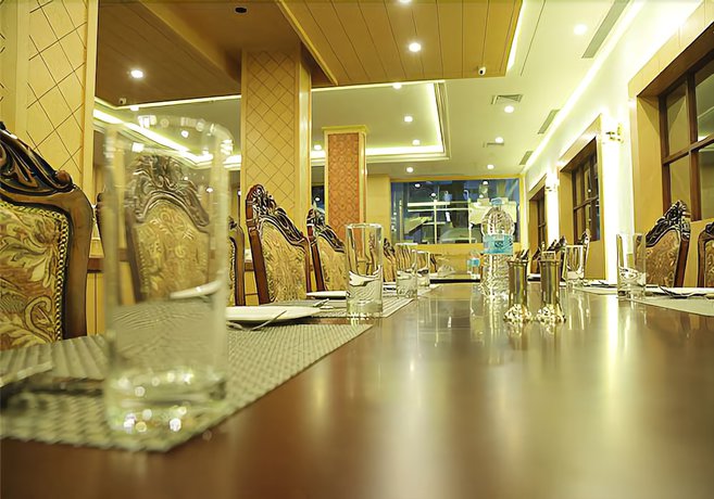 Imagen del bar/restaurante del Hotel Roma Kristo. Foto 9