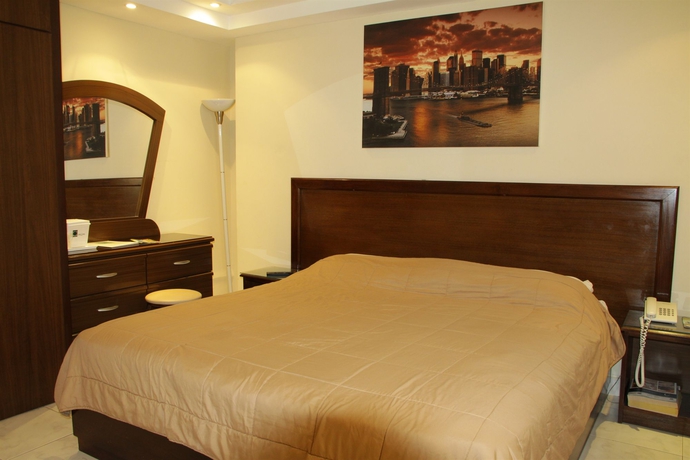 Imagen de la habitación del Hotel Roma Plaza. Foto 5