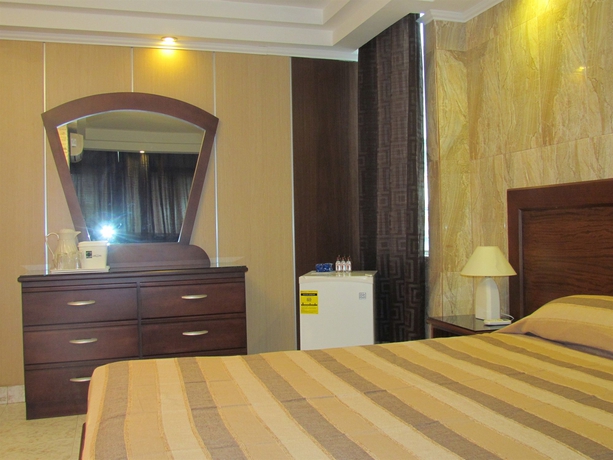 Imagen de la habitación del Hotel Roma Plaza. Foto 6