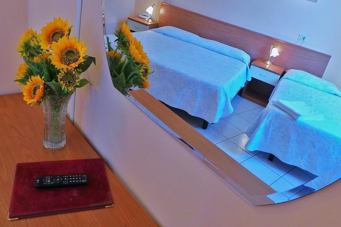 Imagen de la habitación del Hotel Roma, Porretta Terme. Foto 11