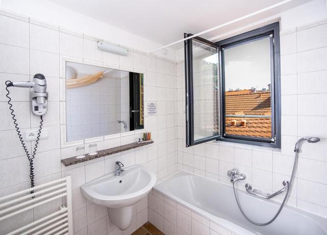 Imagen de la habitación del Hotel Roma Prague. Foto 6