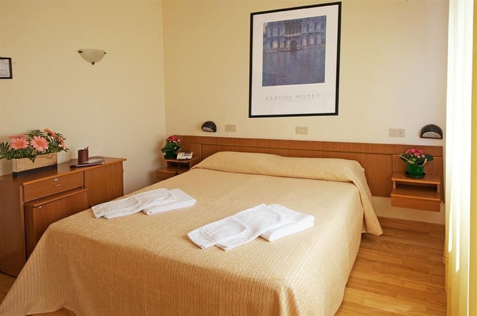 Imagen de la habitación del Hotel Roma, Ravenna. Foto 2