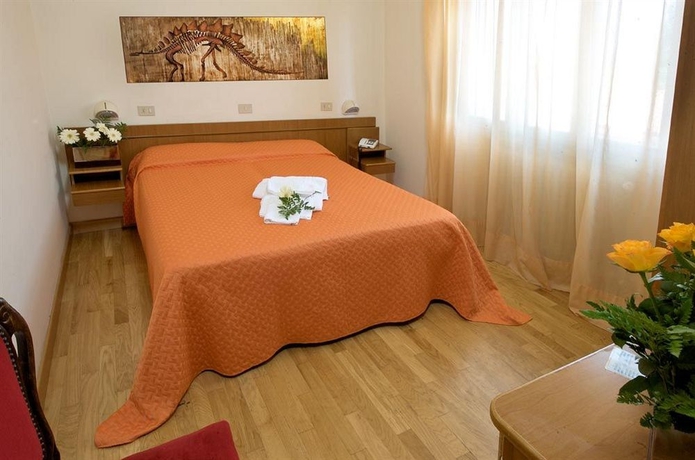 Imagen de la habitación del Hotel Roma, Ravenna. Foto 9