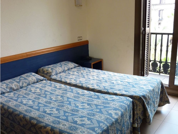 Imagen de la habitación del Hotel Roma Reial. Foto 9