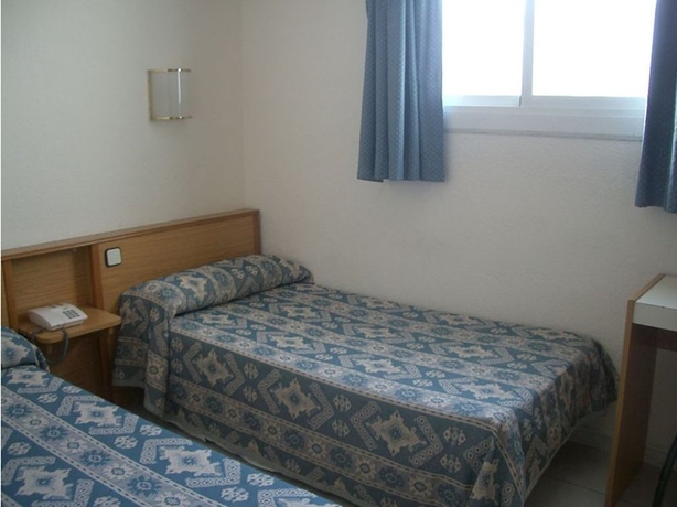 Imagen de la habitación del Hotel Roma Reial. Foto 10