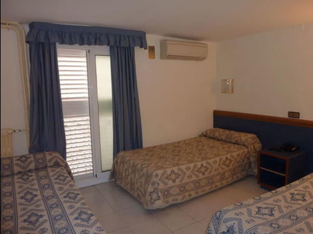 Imagen de la habitación del Hotel Roma Reial. Foto 11