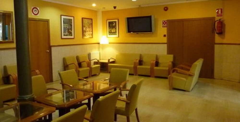 Imagen de los interiores del Hotel Roma Reial. Foto 18