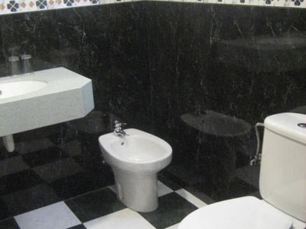 Imagen de la habitación del Hotel Roma Reial. Foto 15