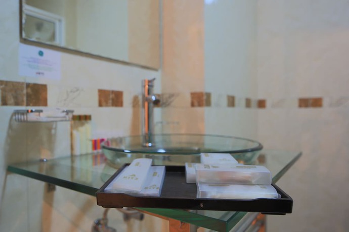 Imagen de la habitación del Hotel Roma Ritz Huambo. Foto 15