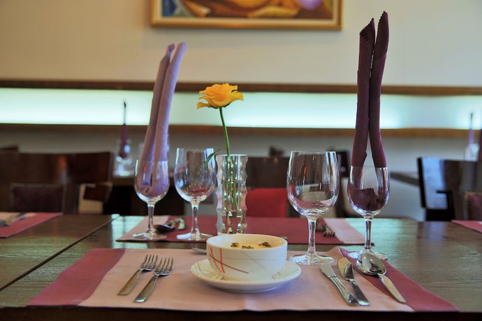 Imagen del bar/restaurante del Hotel Roma Ritz Huambo. Foto 8