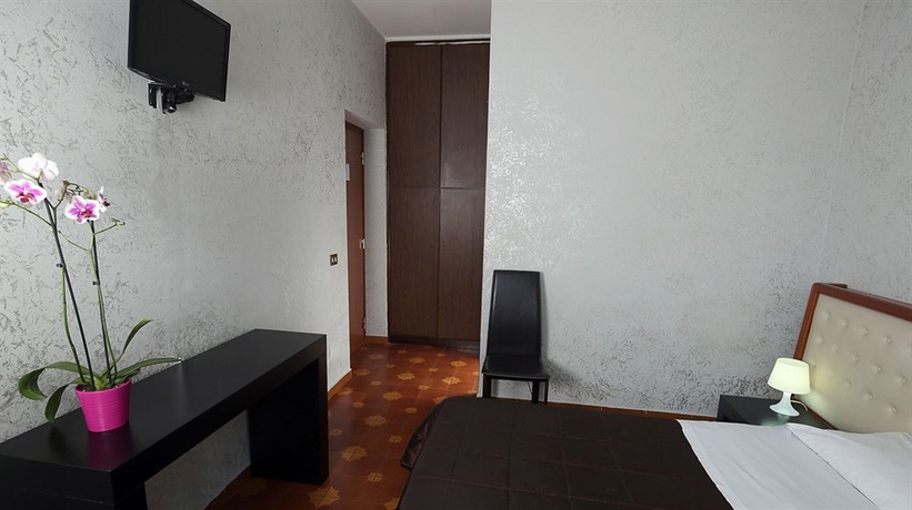 Imagen de la habitación del Hotel Roma Room. Foto 4