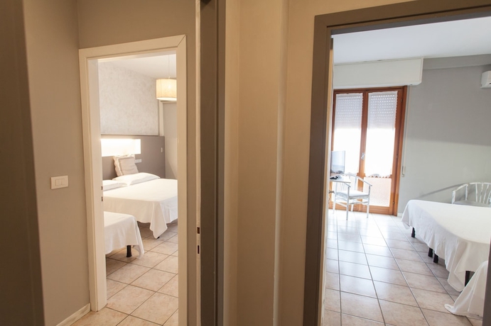 Imagen de la habitación del Hotel Roma, Salsomaggiore Terme. Foto 11