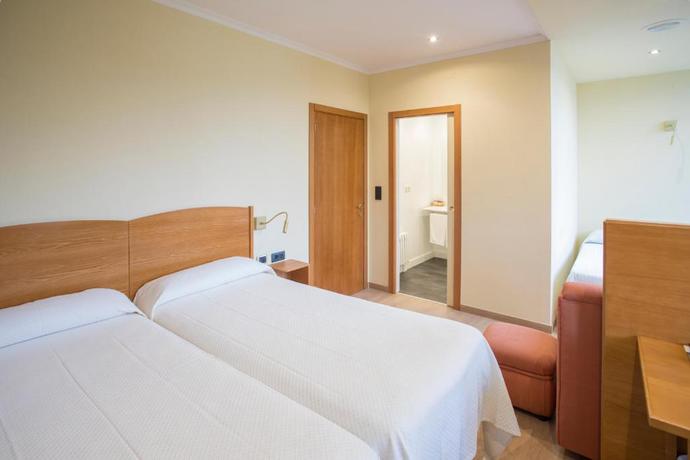Imagen de la habitación del Hotel Roma, Sarria. Foto 6