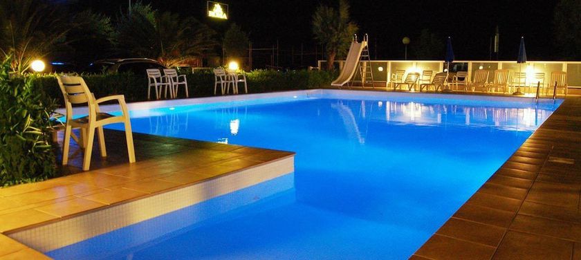 Imagen de la piscina del Hotel Roma, Senigallia. Foto 15