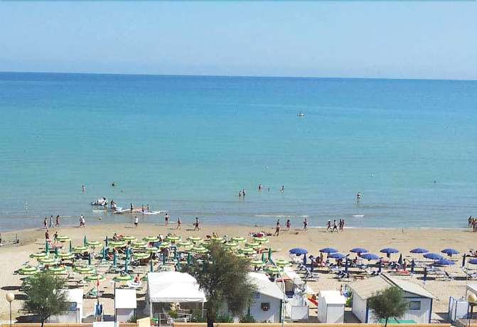 Imagen de los exteriores del Hotel Roma, Senigallia. Foto 11