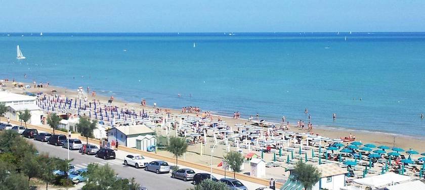Imagen de los exteriores del Hotel Roma, Senigallia. Foto 12