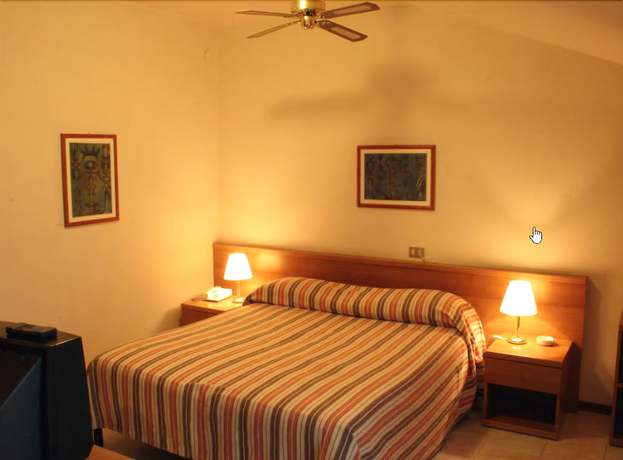Imagen de la habitación del Hotel Roma, Sottoselva. Foto 9