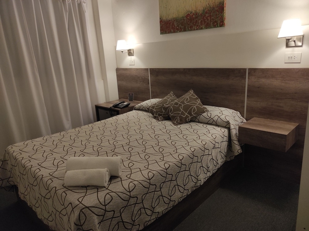 Imagen de la habitación del Hotel Roma, Tandil. Foto 4