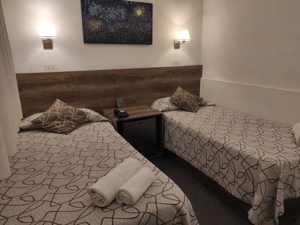 Imagen de la habitación del Hotel Roma, Tandil. Foto 5