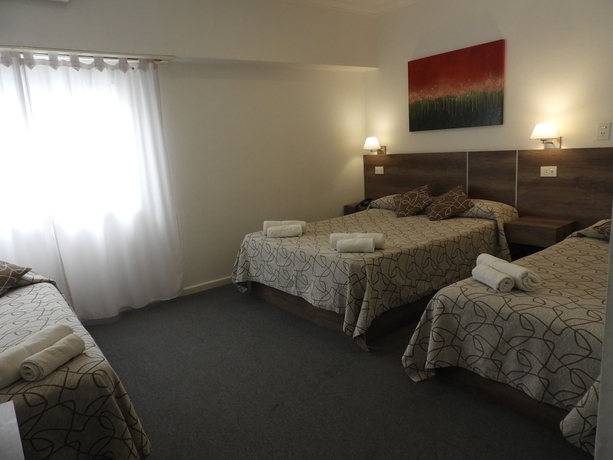 Imagen de la habitación del Hotel Roma, Tandil. Foto 7