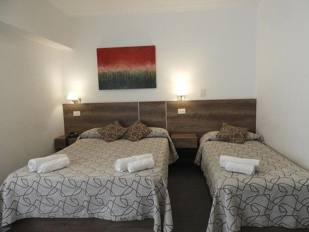 Imagen de la habitación del Hotel Roma, Tandil. Foto 12
