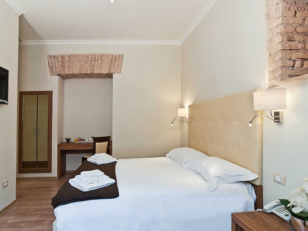 Imagen de la habitación del Hotel Roma Vaticano. Foto 14
