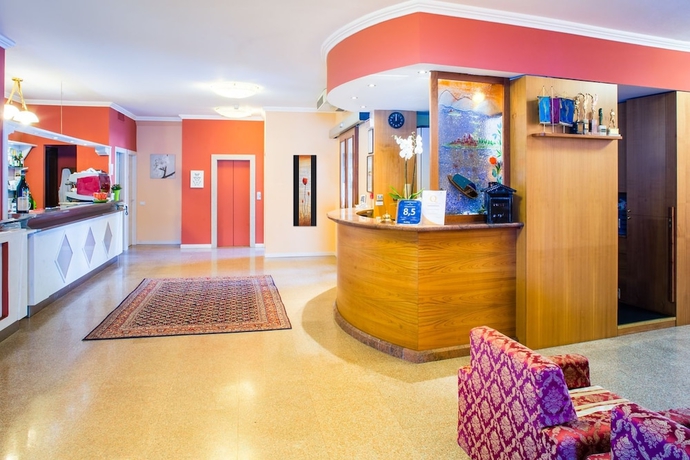 Imagen de los interiores del Hotel Romagna, Baveno. Foto 18