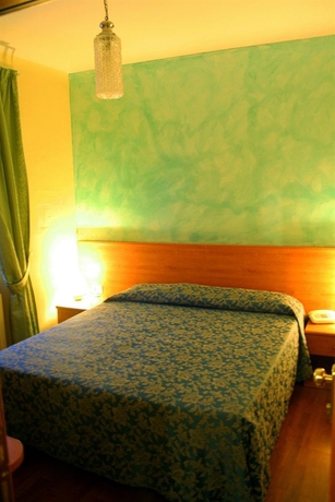 Imagen de la habitación del Hotel Romagna, Florencia. Foto 6
