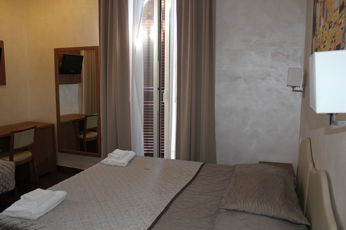 Imagen de la habitación del Hotel Romalive. Foto 6