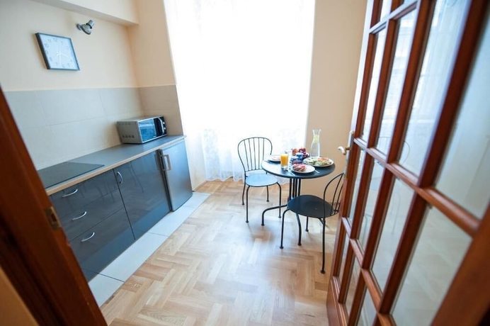 Imagen de la habitación del Hotel Roman Apartments. Foto 15