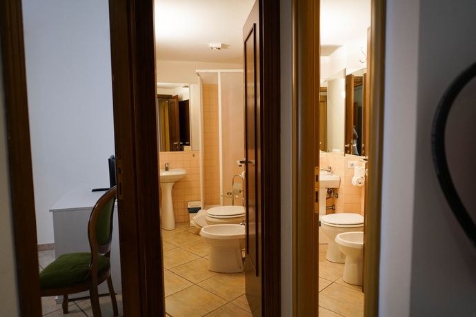 Imagen de la habitación del Hotel Roman Dreams. Foto 8