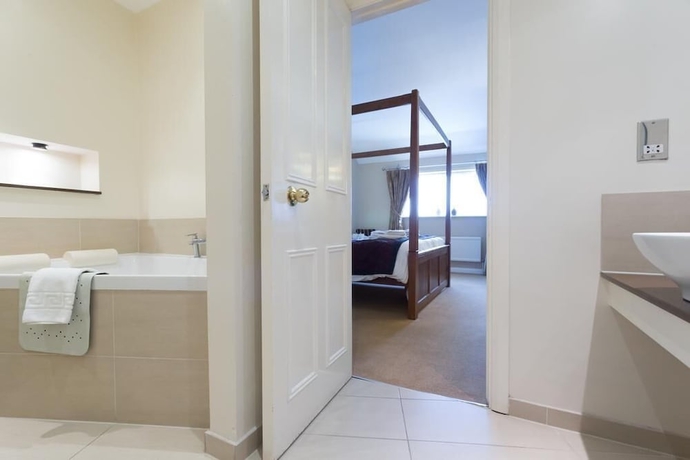 Imagen de la habitación del Hotel Roman Way. Foto 14