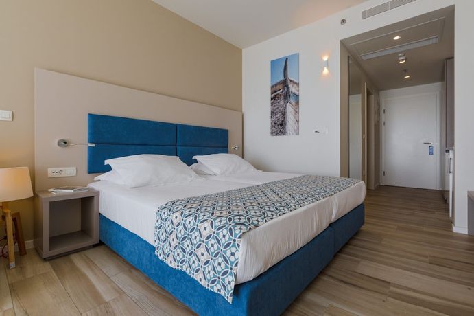 Imagen de la habitación del Hotel Romana Beach Resort. Foto 4