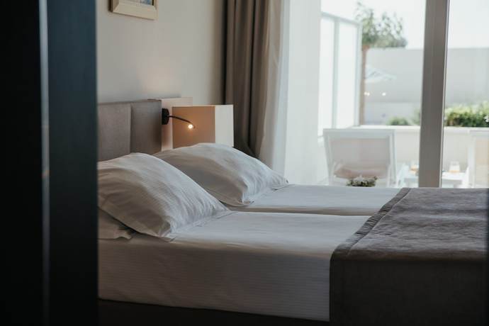 Imagen de la habitación del Hotel Romana Beach Resort. Foto 9