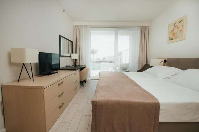 Imagen de la habitación del Hotel Romana Beach Resort. Foto 14