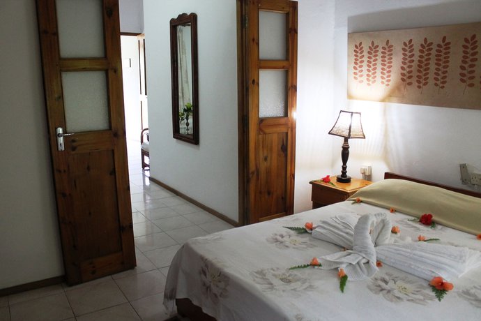 Imagen de la habitación del Hotel Romance Bungalows. Foto 11