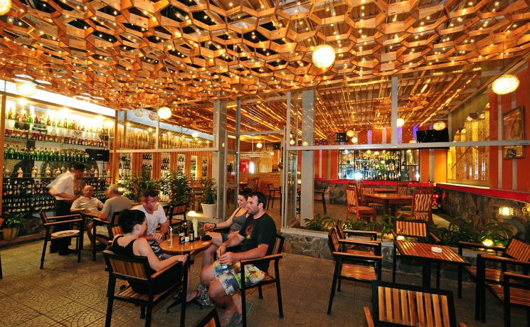 Imagen del bar/restaurante del Hotel Romance, Hue. Foto 3