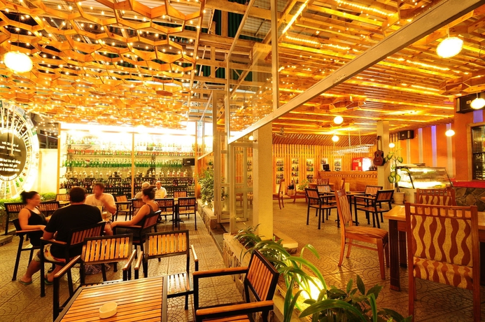 Imagen del bar/restaurante del Hotel Romance, Hue. Foto 4