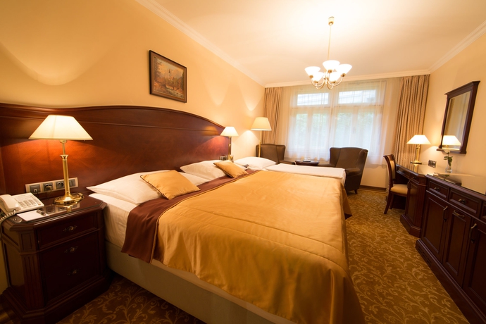 Imagen de la habitación del Hotel Romance, KARLOVY VARY. Foto 12