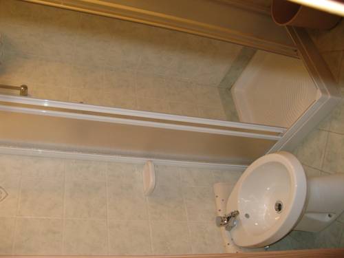 Imagen de la habitación del Hotel Romanda, Gionghi. Foto 6