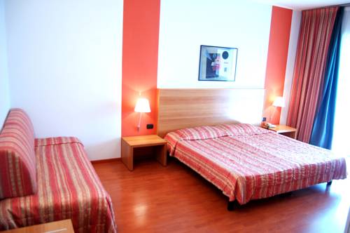 Imagen de la habitación del Hotel Romanisio. Foto 9