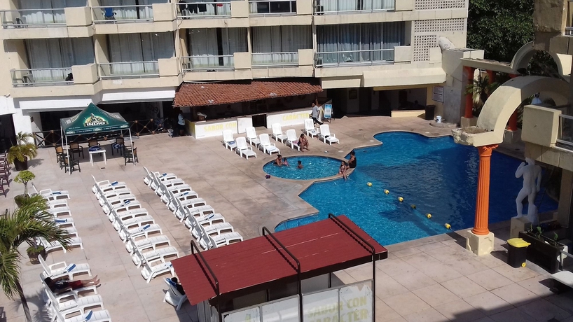 Imagen de la piscina del Hotel Romano Palace Acapulco. Foto 13