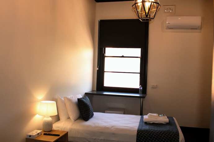 Imagen de la habitación del Hotel Romano\'s. Foto 11