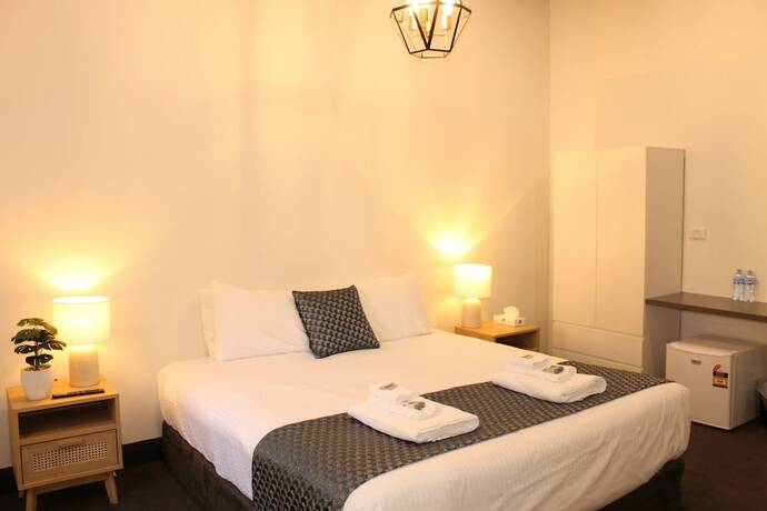 Imagen de la habitación del Hotel Romano\'s. Foto 12