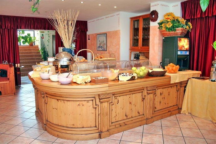 Imagen del bar/restaurante del Hotel Romantic, Cavaion Veronese. Foto 4