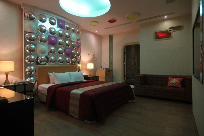 Imagen de la habitación del Hotel Romantic Code Motel. Foto 13