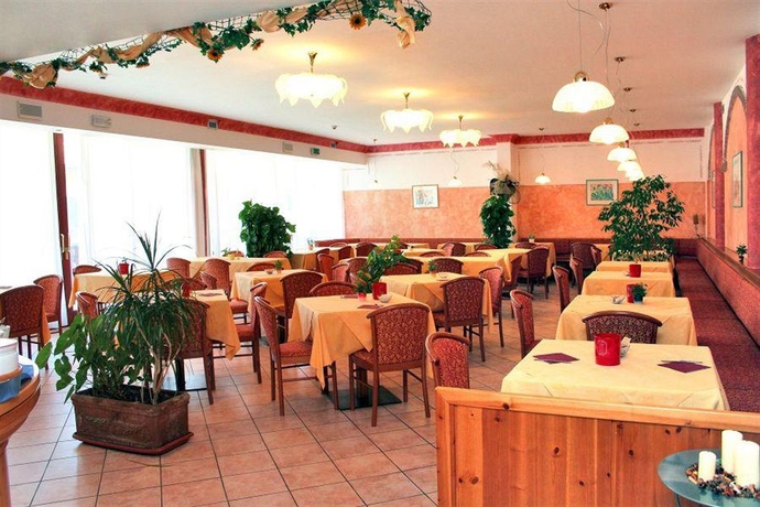 Imagen del bar/restaurante del Hotel Romantic. Foto 3