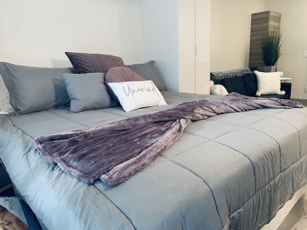 Imagen de la habitación del Hotel Romantic Lakeside Studio Suite. Foto 9